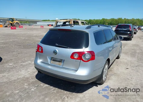 2008 Volkswagen Passat Komfort из США, поврежденный, VIN WVWLK73C38E053716